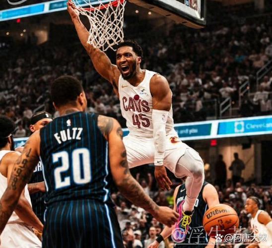 米切尔空砍38+5 小哈达威率残阵活塞主场逆转骑士 米切尔空砍38+5 小哈达威率残阵活塞主场逆转骑士