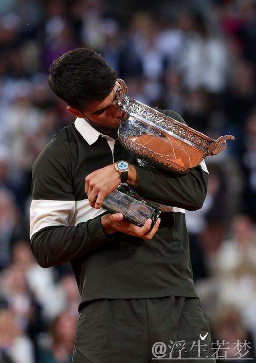 阿尔卡拉斯逆转辛纳成功卫冕法网冠军 阿尔卡拉斯逆转辛纳成功卫冕法网冠军